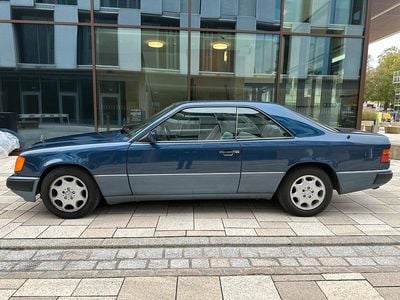 Blau Gebraucht 1991 Mercedes E300 Coupé | 7.000 €