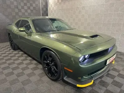 Używany Dodge Challenger SXT 309 KM (227 kW) 2022 Zielony Coupe