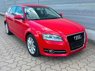 Gebraucht Audi A3 Sportback Sport 105 PS (77 kW) 2011 Rot Kleinwagen
