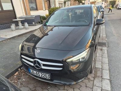 Gebraucht Mercedes B180 116 PS (85 kW) 2019 Schwarz Van / Kleinbus