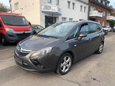 Grau Gebraucht 2012 Opel Zafira Tourer Van / Kleinbus | 3.550 € (Teuer)