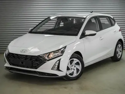 Neu Hyundai i20 Comfort 90 PS (66 kW) 2026 Atlas white metallic () Kleinwagen