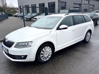Gebraucht Skoda Octavia Elegance 150 PS (110 kW) 2014 Weiß Kleinwagen