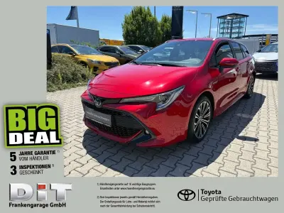 Gebraucht Toyota Corolla Club 184 PS (135 kW) 2019 Rot Kombi