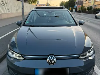 Gebraucht VW Golf VIII Life 150 PS (110 kW) 2020 Grau Limousine