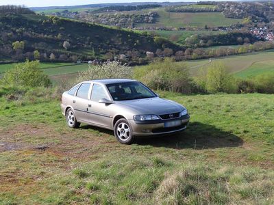 Begagnad Opel Vectra 101 HK (74 kW) 1998 Sedan