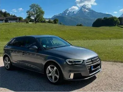 Gebraucht Audi A3 Sport 150 PS (110 kW) 2018 Grau Limousine