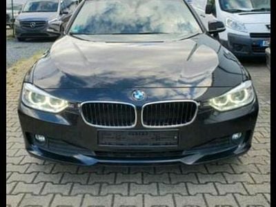 Schwarz Gebraucht 2015 BMW 320 Sport Line Kombi | 8.900 € (Guter Preis)