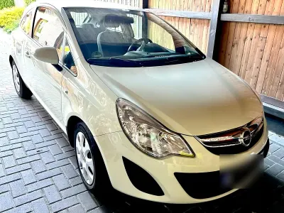 Gebraucht Opel Corsa 63 PS (46 kW) 2012 Beige Kleinwagen
