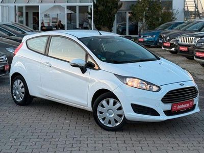 Begagnad Ford Fiesta Trend 60 HK (44 kW) 2015 Vit Halvkombi