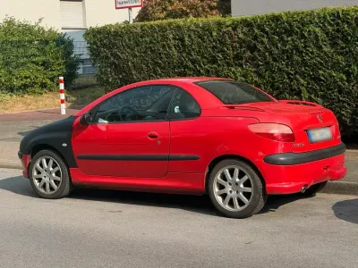 Gebraucht Peugeot 206 CC 109 PS (80 kW) 2002 Rot Cabrio