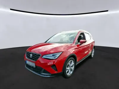 Używany Seat Arona FR 110 KM (80 kW) 2024 Czerwony SUV