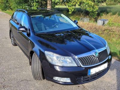 Schwarz Gebraucht 2012 Skoda Octavia Kombi | 2.750 € (Guter Preis)