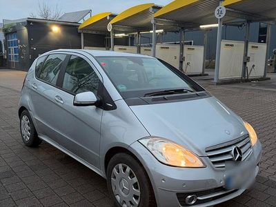 Gebraucht Mercedes A180 115 PS (84 kW) 2010 Silber Kleinwagen