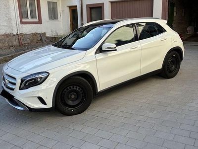 Gebraucht Mercedes GLA200 136 PS (100 kW) 2014 Weiß SUV