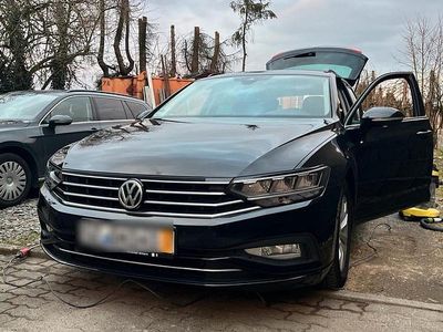 Schwarz Gebraucht 2020 VW Passat Kombi | 13.700 €