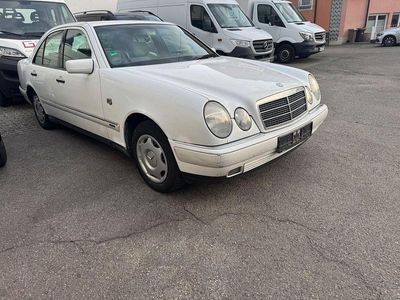 Mercedes E230
