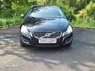 Gebraucht Volvo V60 Summum 205 PS (150 kW) 2011 Schwarz Kombi