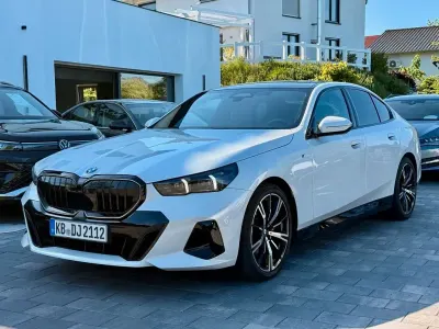 Gebraucht BMW 520 M Sport 197 PS (144 kW) 2024 Weiß Limousine