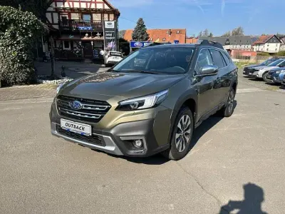 Neu Subaru Outback Platinum 169 PS (124 kW) 2026 Grün Limousine