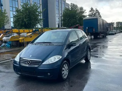 Używany Mercedes A180 Classic 109 KM (80 kW) 2007 Niebieski Minivan