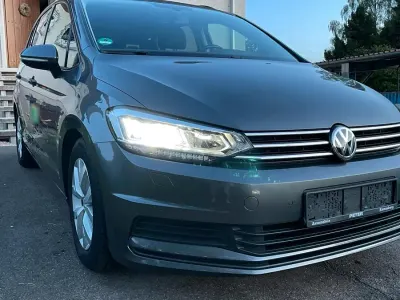 Gebraucht VW Touran Comfortline 116 PS (85 kW) 2018 Grau Van / Kleinbus