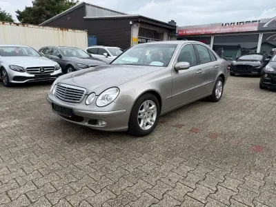 Gebraucht Mercedes E240 177 PS (130 kW) 2005 Grau Limousine