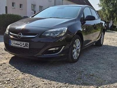 Gebraucht 2013 Opel Astra Active Limousine | 3.500 € (Etwas zu teuer)