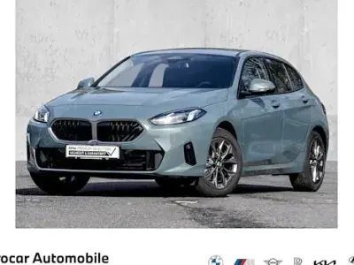 Brugt BMW 120 Shadowline 170 HK (125 kW) 2025 Grøn Hatchback