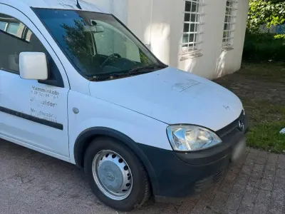 Gebraucht Opel Combo 72 PS (52 kW) 2006 Weiß Van / Kleinbus