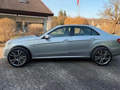 Gebraucht Mercedes E200 Avantgarde 184 PS (135 kW) 2012 Silber Limousine