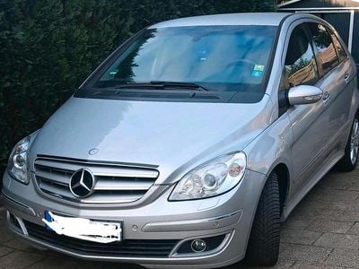 Usata Mercedes B200 136 CV (100 kW) 2006 Grigio Monovolume