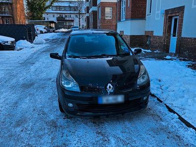 Second-hand Renault Clio II 75 CP (55 kW) 2008 Negru Hatchback
