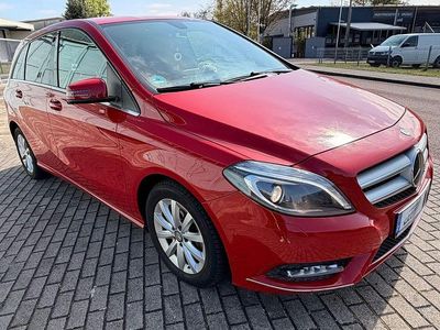 Second-hand Mercedes B200 136 CP (100 kW) 2013 Roșu Monovolum