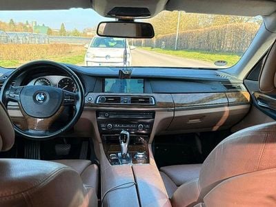 Gebraucht BMW 730 240 PS (176 kW) 2009 Beige Limousine