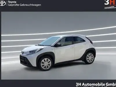 Gebraucht Toyota Aygo X Play 72 PS (52 kW) 2023 Weiß SUV
