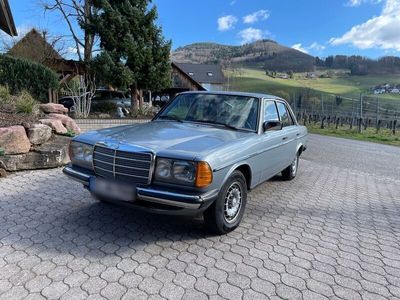 gebraucht Mercedes E230 