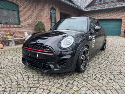 Gebraucht Mini John Cooper Works 231 PS (169 kW) 2019 Schwarz Kleinwagen