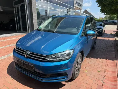 Gebraucht VW Touran Active 150 PS (110 kW) 2021 Metallic Van / Kleinbus