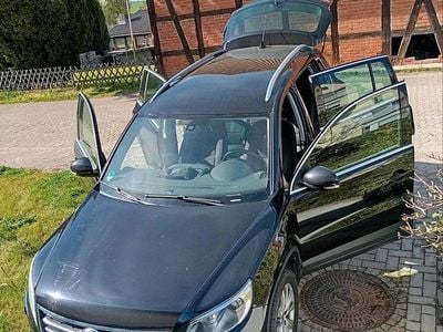Second-hand VW Tiguan 144 CP (105 kW) 2009 Negru SUV