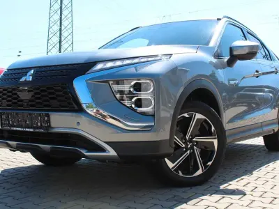 Gebraucht Mitsubishi Eclipse Cross Plus 188 PS (138 kW) 2022 Grau SUV