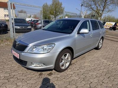 Gebraucht Skoda Octavia Ambiente 160 PS (117 kW) 2010 Silber Kombi