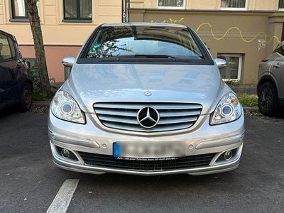 Mercedes B200