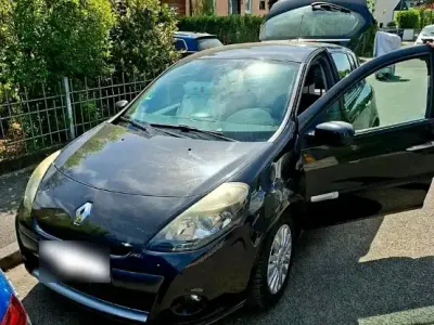 Gebraucht Renault Clio II 75 PS (55 kW) 2010 Schwarz Limousine