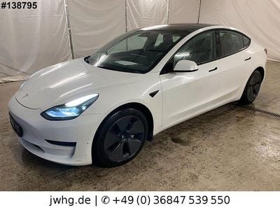Weiß Gebraucht 2021 Tesla Model 3 Standard Range Plus Limousine | 22.950 € (Guter Preis)