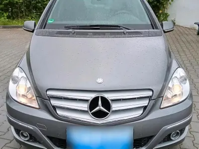 Gebraucht Mercedes B180 116 PS (85 kW) 2011 Braun Van / Kleinbus