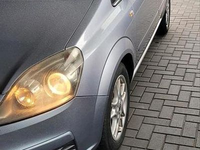 Usata Opel Zafira 150 CV (110 kW) 2005 Argento Monovolume