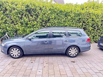 Gebraucht VW Passat 105 PS (77 kW) 2012 Grau Kombi