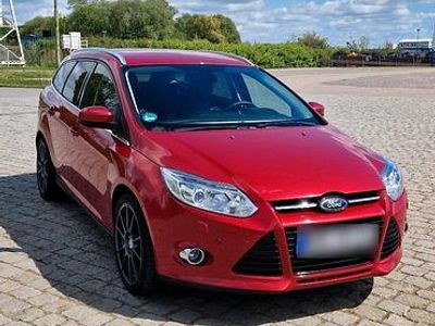 Gebraucht Ford Focus 103 PS (75 kW) 2012 Rot Kombi