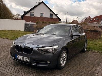 Begagnad BMW 118 Sport Line 170 HK (125 kW) 2012 Grå Halvkombi